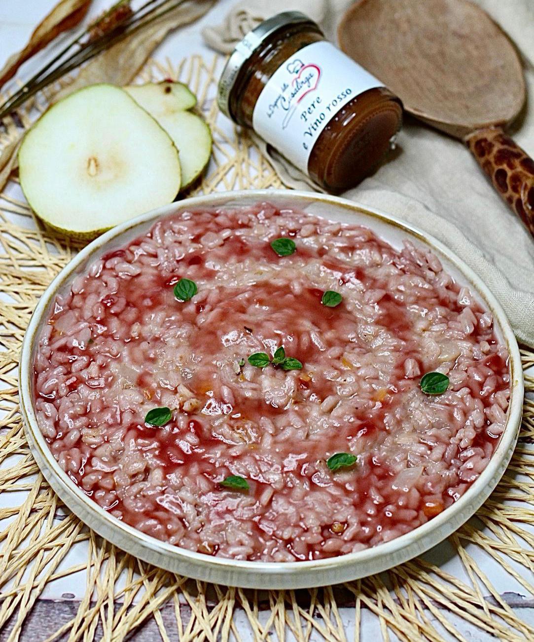 Risotto con taleggio, salsa di pere e vino rosso